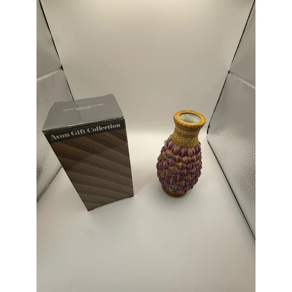 Avon Gift Collection Pastel Basket Bud Vase Vintage Woven Lavender Pink‎ Tan Box